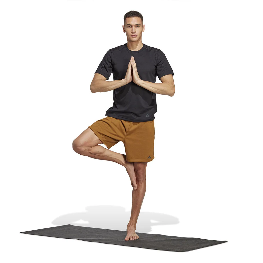 adidas - Yoga-Basistrainingsshorts für Herren (IC7286)