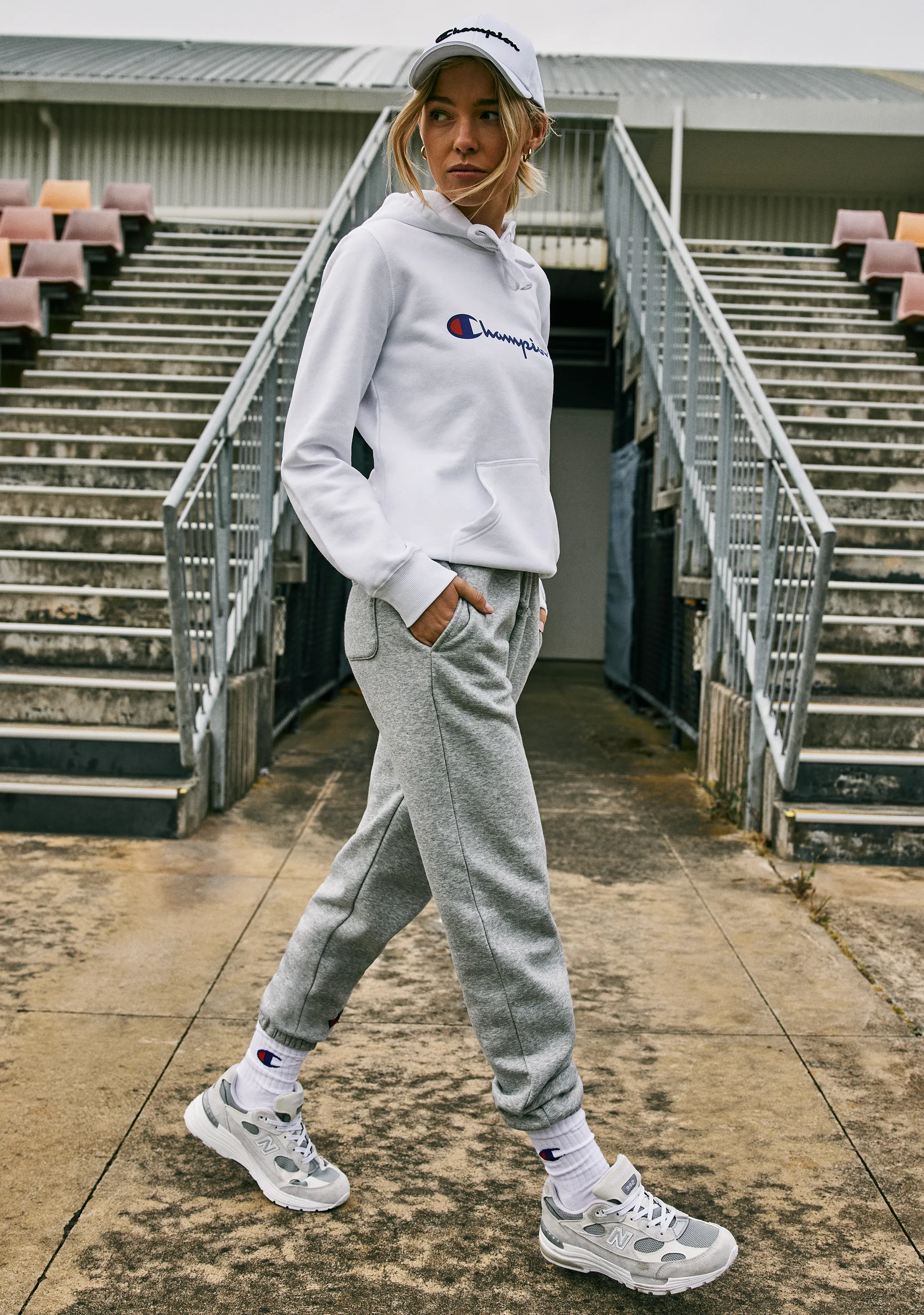 Champion Women’s Script Hoodie Weiß