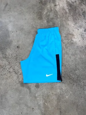 Nike Challenger Shorts - Himmelblau