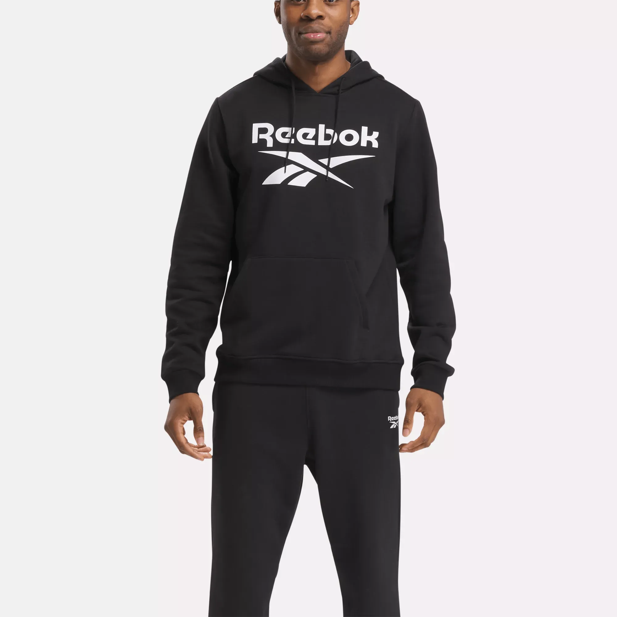 Reebok Bekleidung Herren Reebok Identity Fleece Pullover Hoodie mit gestapeltem Logo