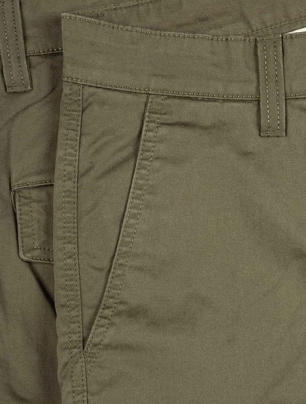 Bequeme Twill Cargo Shorts in Wacholdergrün