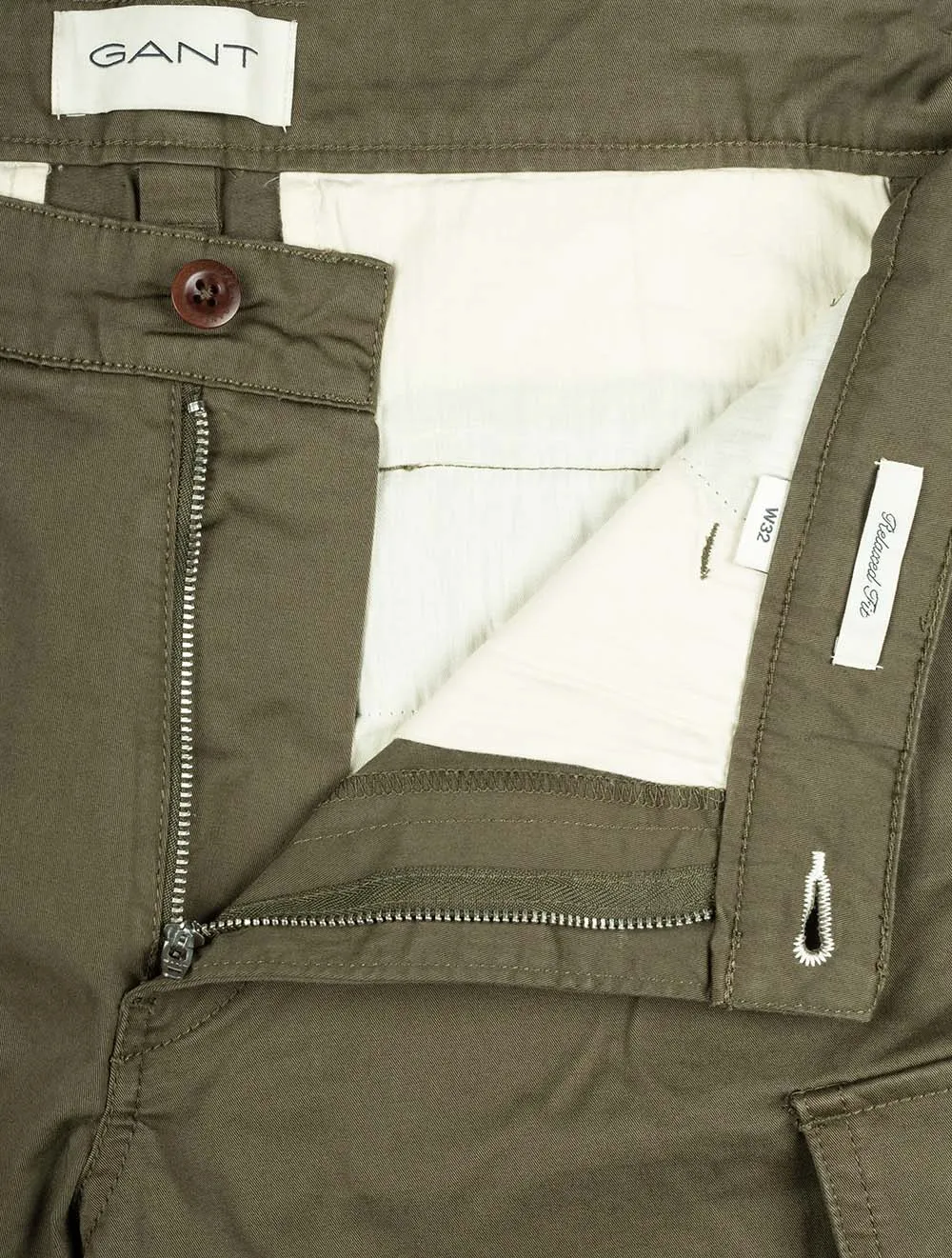 Bequeme Twill Cargo Shorts in Wacholdergrün