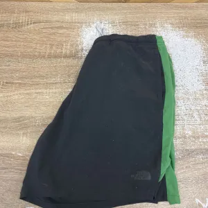The North Face The North Face - Herren Active Shorts - UVP 70 $: Schwarz/Grün-Herren-MD