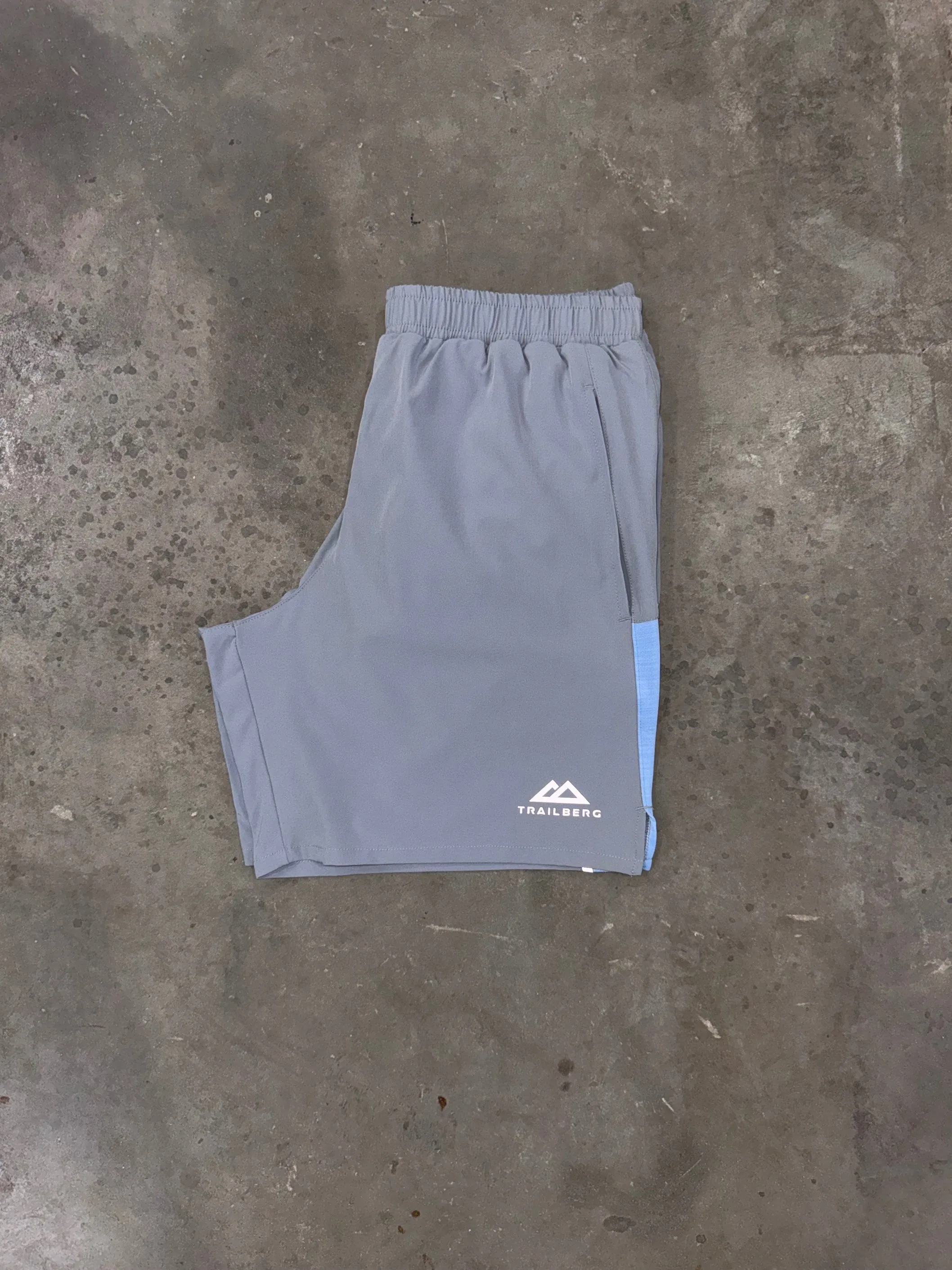 Trailberg Cloud SS24 Short - Himmelblau / Grau