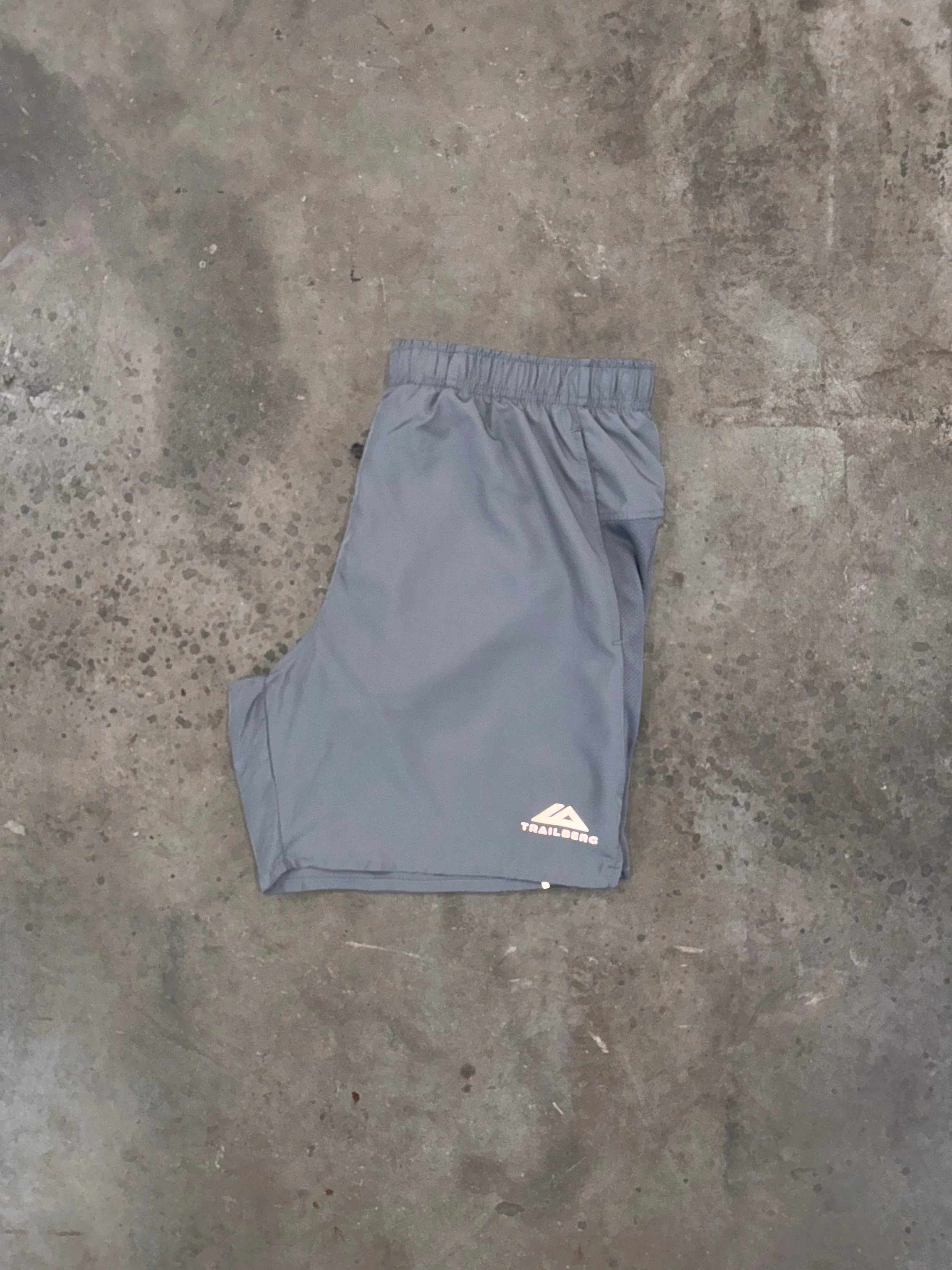 Trailberg Essentials AW24 Shorts - Grau
