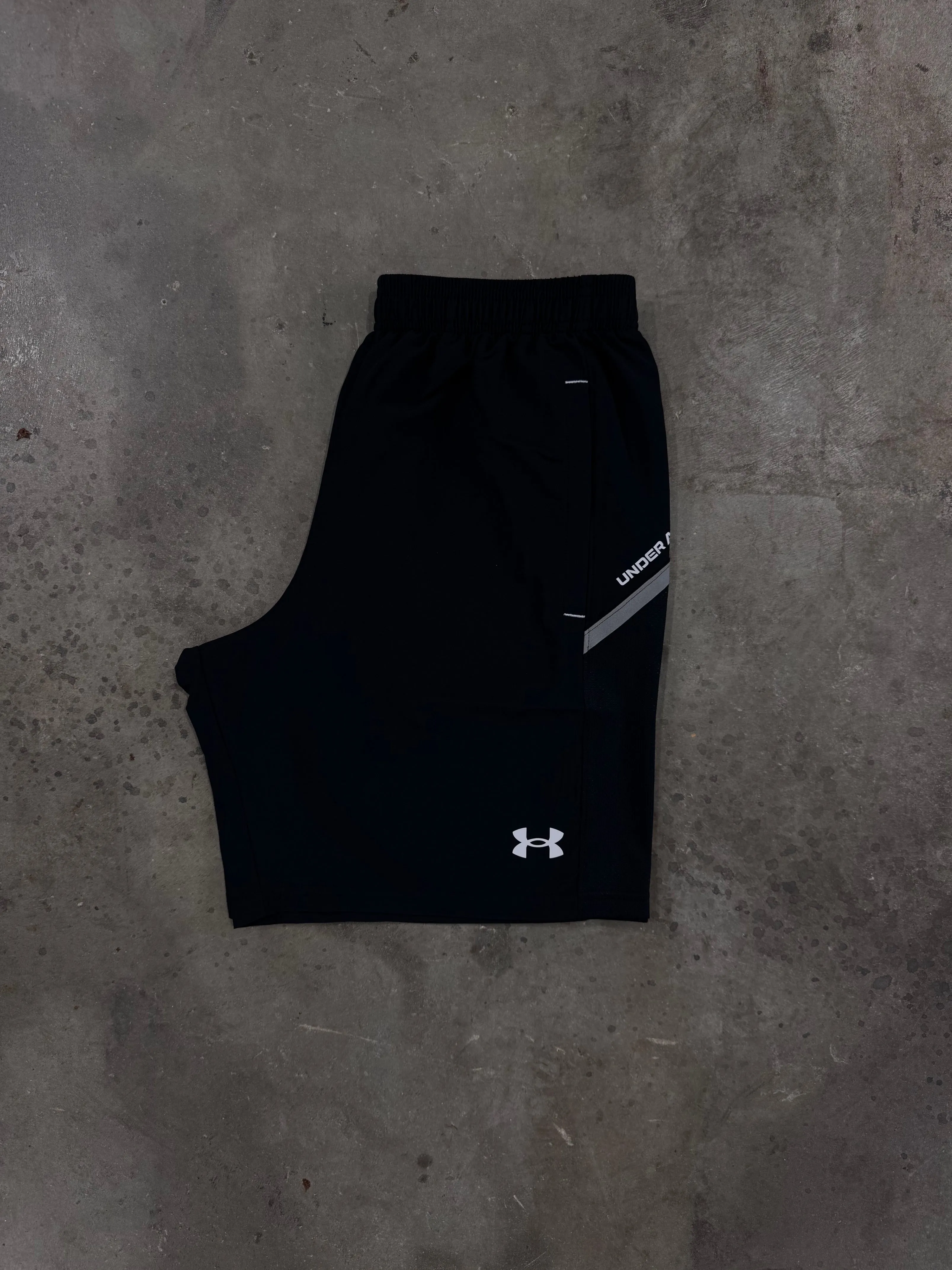 Under Armour Tech Utility Shorts - Schwarz
